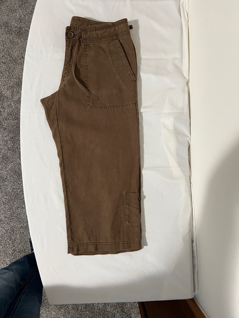 Eddie Bauer Women’s Cropped Brown Utility Cargo Pants. 100% Linen